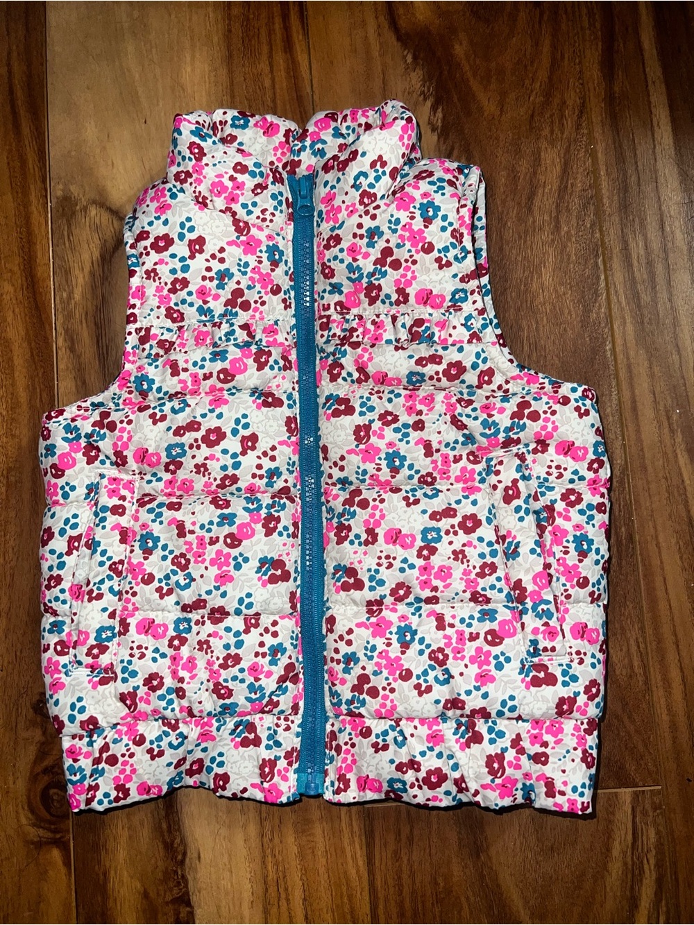 12M Oshkosh Vest